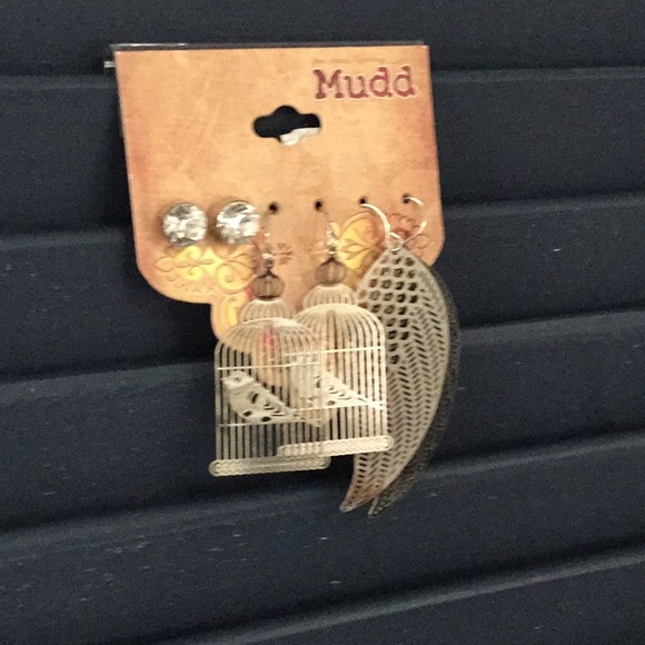 Mudd Jewelry - 3 pairs of earrings